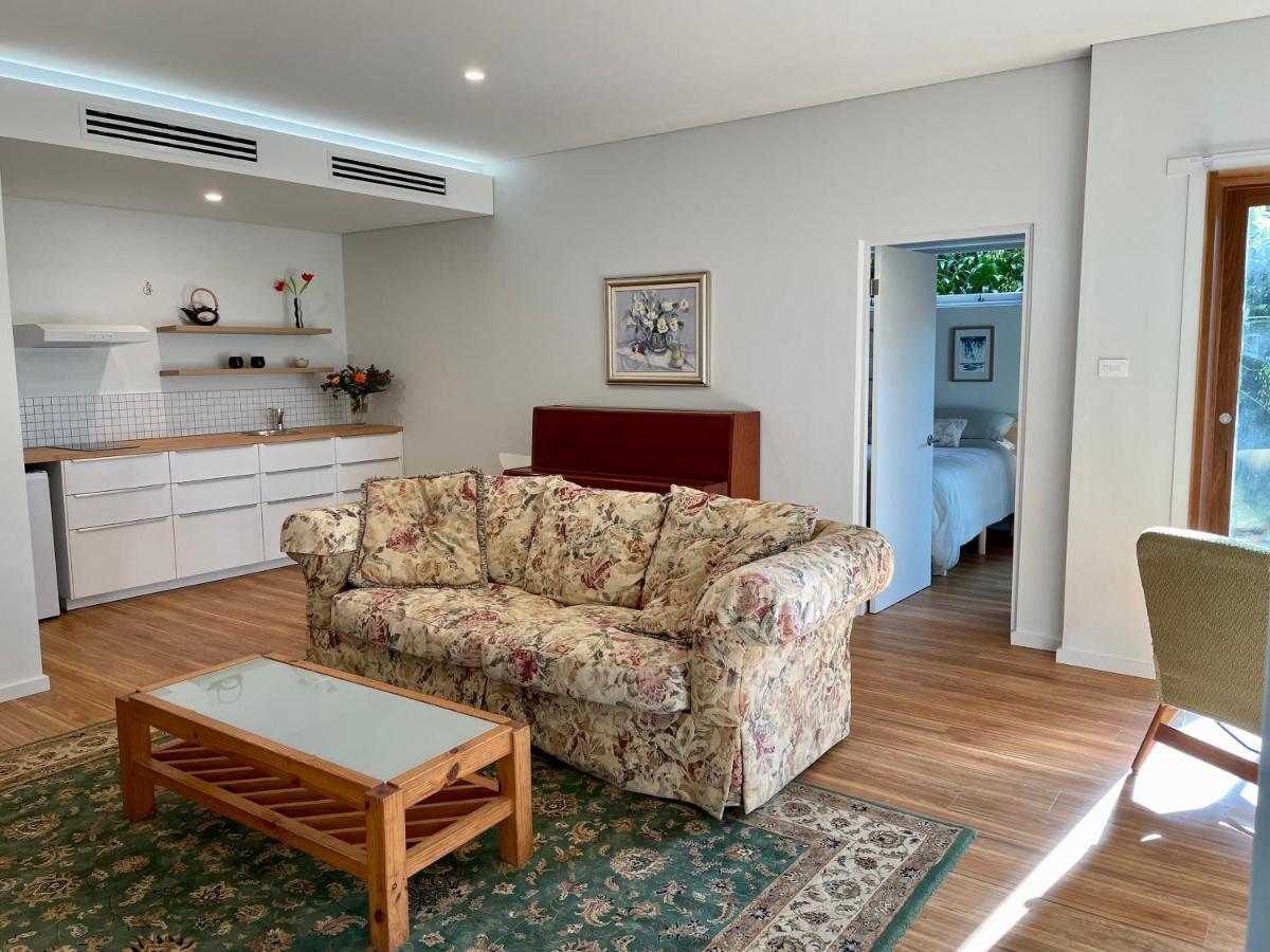 Tranquil Garden Apartment With Living Room Wollongong Exteriör bild